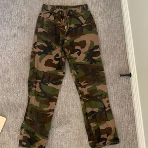 Brandy Melville camo cargo pants